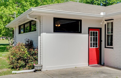 Ashland City Casa | Charming Getaway - Ping Pong - Pool - Hot Tub