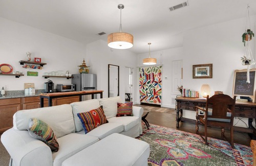East Pensacola Heights Cabaña | Charming Guest House at Live Oaks on the Bayou