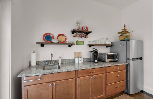 East Pensacola Heights Cabaña | Charming Guest House at Live Oaks on the Bayou