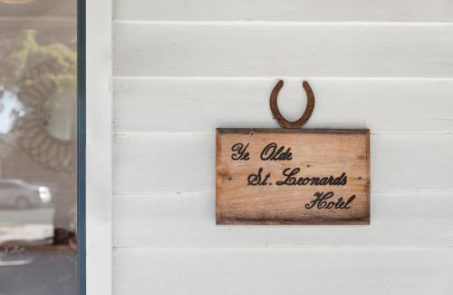 St Leonards Casa | Charming Heritage Haven 'Ye Olde St Leonards Hotel' 3 Bedroom, Pet Friendly, Fire Place, Free Wifi & Netflix, Walk to Beach & Shops