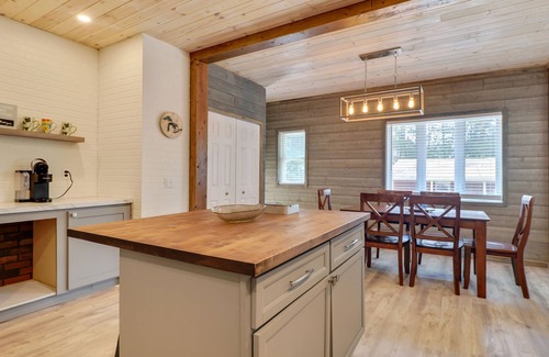 Gaylord Cabina | Charming Home Near Downtown and Golf Courses