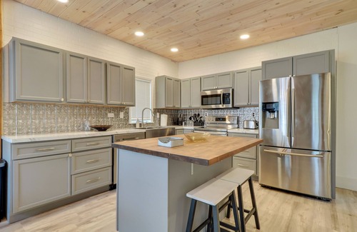 Gaylord Cabina | Charming Home Near Downtown and Golf Courses