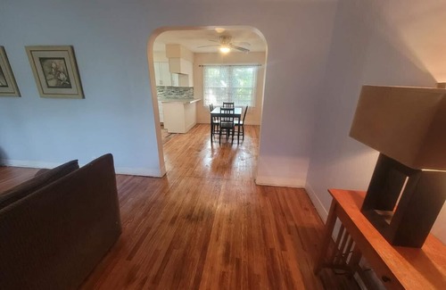 New Albany Casa | Charming house in the heart of New Albany close to downtown Louisville!