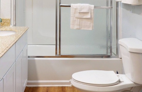 Grass Valley Casa | Charming House w/ Wi-Fi + Self Check-in