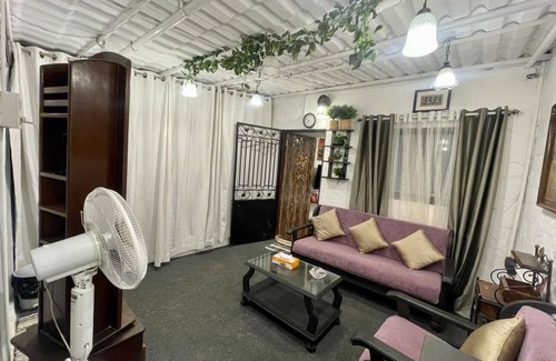 Pali Hill Cabaña | Charming Independent Cottage at Carter road, Bandra, Mumbai