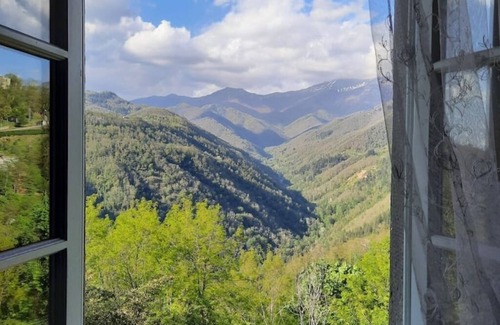 Coreglia Antelminelli Casa | Charming Oasis in Tuscany: Historic Spaces with Private Jacuzzi