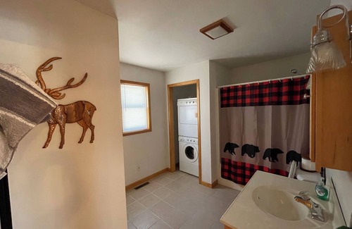 Gordon Cabina | Charming lakefront cabin in tranquil Gordon/Wascott. Pet Friendly.