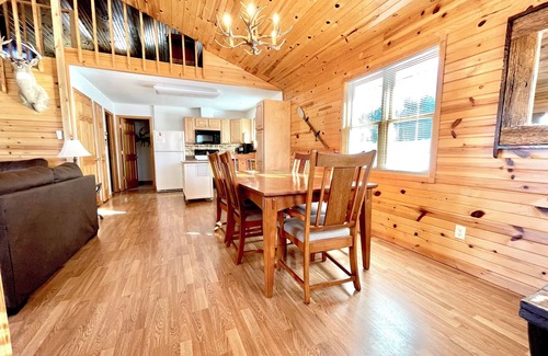 Gordon Cabina | Charming lakefront cabin in tranquil Gordon/Wascott. Pet Friendly.