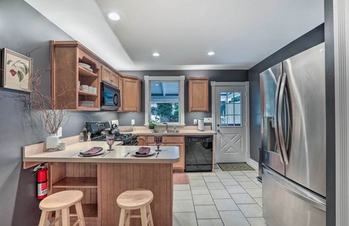 Lambertville Casa | Charming Lambertville Retreat - 1 Mi to River!