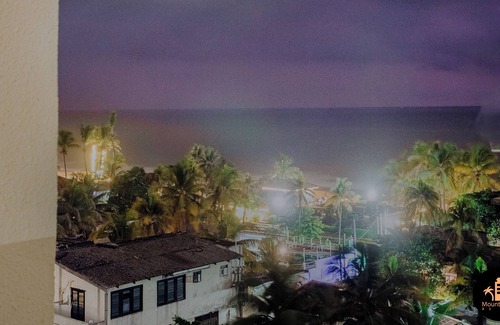 Mount Lavinia Apartamento | Charming 3-Bedroom Apartment on the Beach-side with AC and WiFi in Mount Lavinia