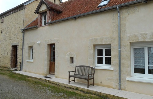 Bures Cabaña | Albergue longere con Encanto, totalmente equipada, 2 dormitorios en suite + climatizada WiFi piscina