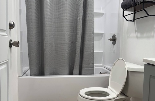 Sylmar Casa | Charming newly remodeled room in Sylmar with WiFi, AC, private entrance.