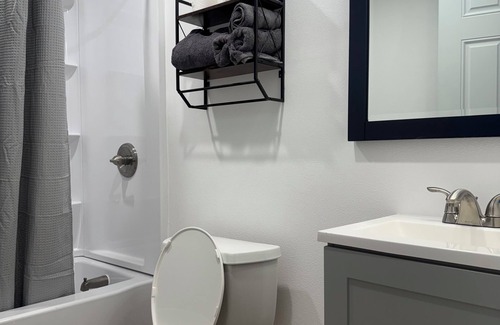 Sylmar Casa | Charming newly remodeled room in Sylmar with WiFi, AC, private entrance.