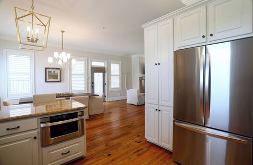 Oxford Casa | Charming Oxford Townhome - Minutes to Ole Miss and The Square! Sleeps 1-10