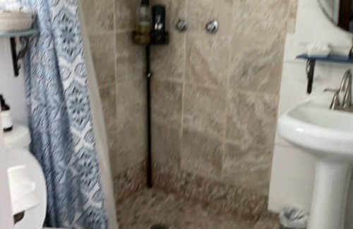 Red Bluff Casa | Charming & Peaceful Bungalow in quaint Red Bluff