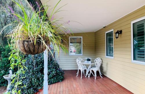 Cowes Villa | Charming period cottage with a picturesque garden