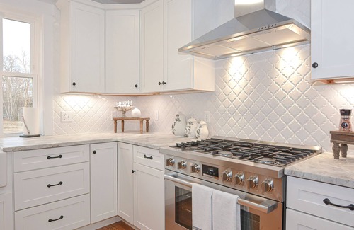 Townsend Otro | Charming Renovated Farmhouse