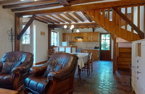 La Saucelle Cabaña | Casa rural renovada con jardín, barbacoa y juegos cerca de París