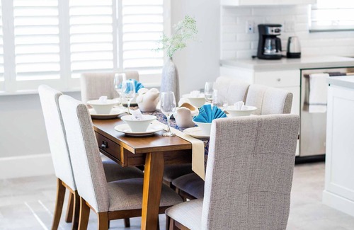 Orchard Hills Casa | Charming Retreat on Donati - Perfect Getaway for Your Next Vacation #41460