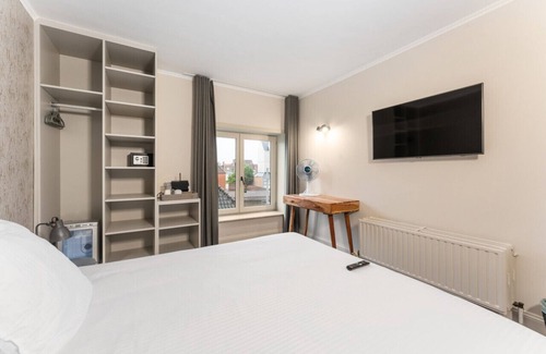 Historical Center Bruges Hotel | Charming Room in Historic Hotel