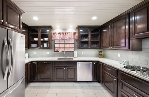 Quail Creek Casa | Charming Stay | Hot Tub, Patio & Antique Charm