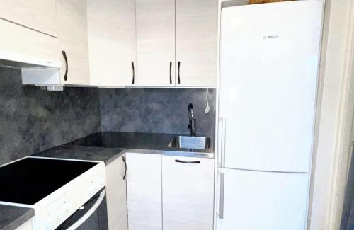 Alppiharju Apartamento | Charming studio in Helsinki 42 m² with pool view