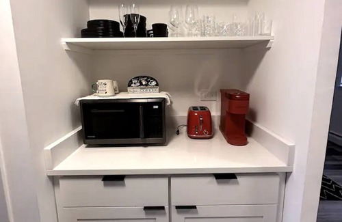 Riverside Apartamento | Charming Suite in Berwyn/Forest Park