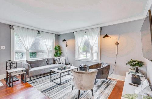 Hilltop Casa | Charming Tacoma Vacation Rental 2 Mi to Downtown!