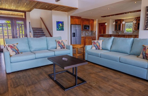 Nuevo Arenal Villa | Charming Tropical Paradise, 3-bedroom Villa in marvelous Nuevo Arenal