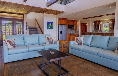 Nuevo Arenal Villa | Charming Tropical Paradise, 3-bedroom Villa in marvelous Nuevo Arenal