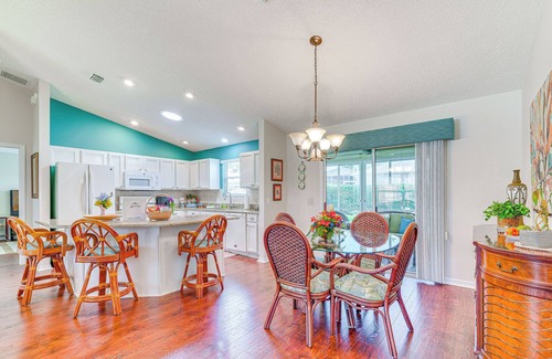 Lynnhaven Cabaña | Charming Villages Home w/ Lanai & Golf Cart!