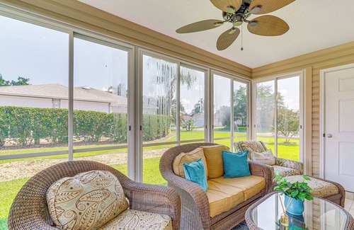 Lynnhaven Cabaña | Charming Villages Home w/ Lanai & Golf Cart!
