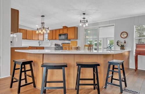 Grandy Casa | Charming waterfront 3-bedroom house