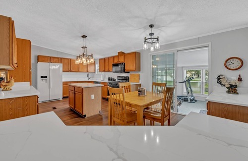 Grandy Casa | Charming waterfront 3-bedroom house