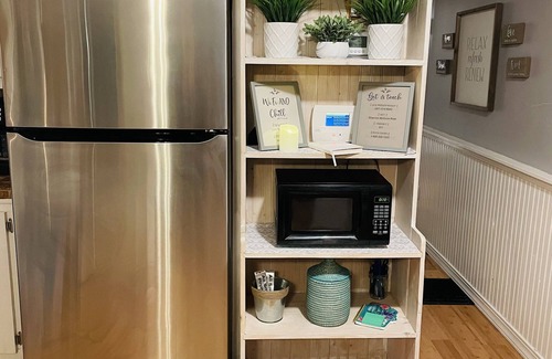 Homosassa Cabaña | Charming Waterfront Canal Home in beautiful Old Homosassa! 5 Kayaks, Dock, Bikes