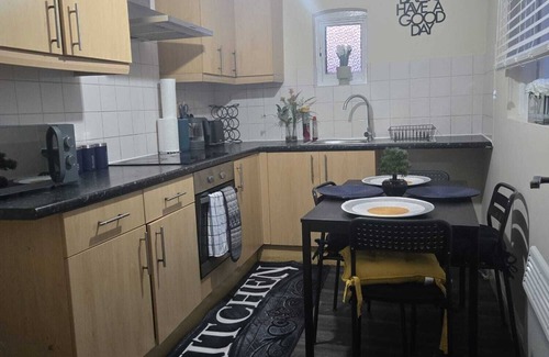 Wolverhampton Apartamento | Charming Wolverhampton Apartment With Private Entrance