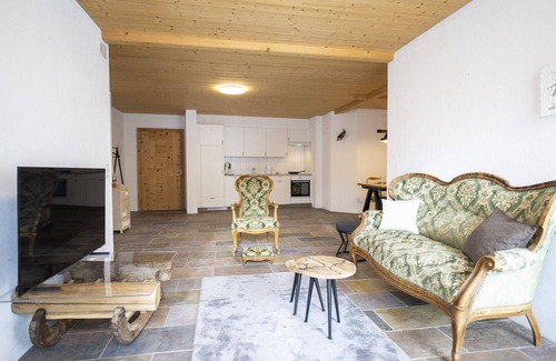 Sent Apartamento | Chasa Chavröl: 3.5 room holiday apartment at with panoramic view in Sent