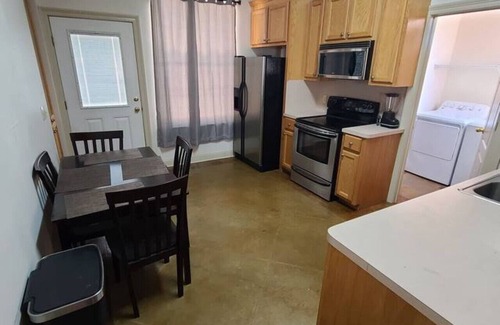 Pine Grove Apartamento | Chateau 6, spacious townhouse in Tickfaw, LA