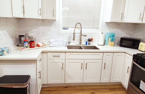 Monterey Park Casa | Cheerful 3-Bedroom house close to DTLA