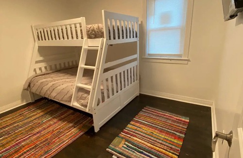 Chester Casa | Cheerful 3 bedroom home free parking on premise