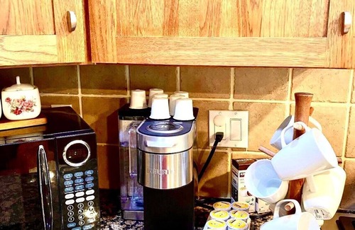 Hampden Casa | CHEERFUL 3 BEDROOM HOME WITH HUGE BACKYARD