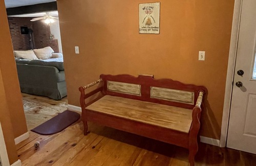 Groton Casa | Cheerful 4 bedroom, 2 bath house