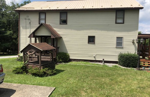 Robertsdale Casa | CHEERFUL 4 BEDROOMS GETAWAY HOME NEAR LAKE