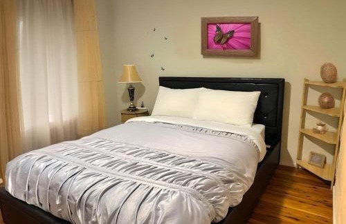 Kingswood Casa | Cheerful 4 Bedrooms With Free Parking