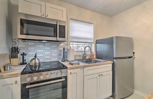 South Wedge Apartamento | Cheerful Rochester Apartment Great Location!