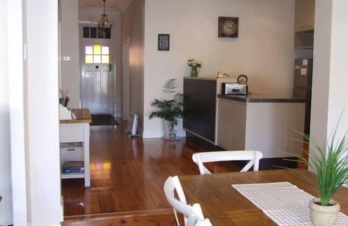 East Tamworth Casa | Toda la casa WiFi gratis Desayuno continental Práctico a CDB