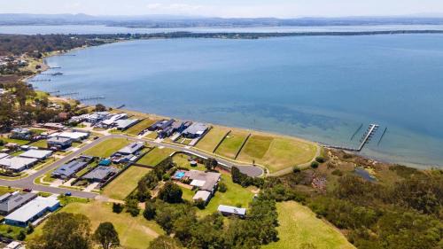 Eagle Point Casa | Chenu Lakeside Homestead