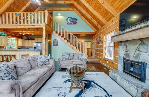 Bean Station Cabina | ¡NUEVO! Cabina familiar con piscina de temporada en el lago Cherokee