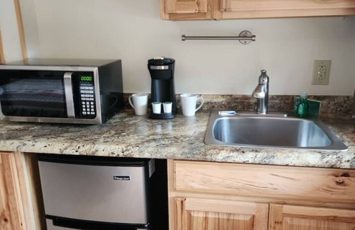 Bethlehem Complejo | Cherry Lodge: King Room Near Nature Trails