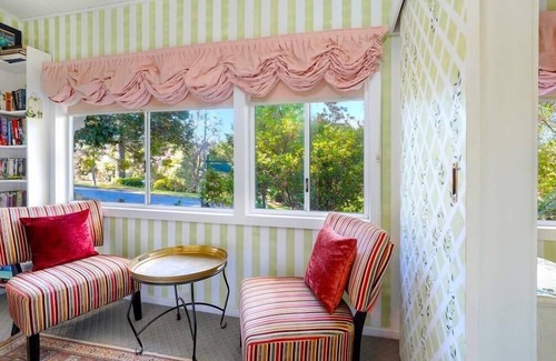 Leura Cabaña | Cherry Tree Cottage - Old-World Cottage, 3 Bedroom, A/C, Fireplace, Bath, Garden